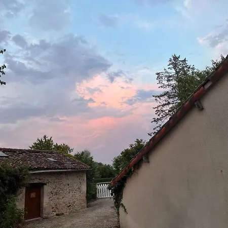 Holiday home Le Petit Nid Romagne (Vienne)